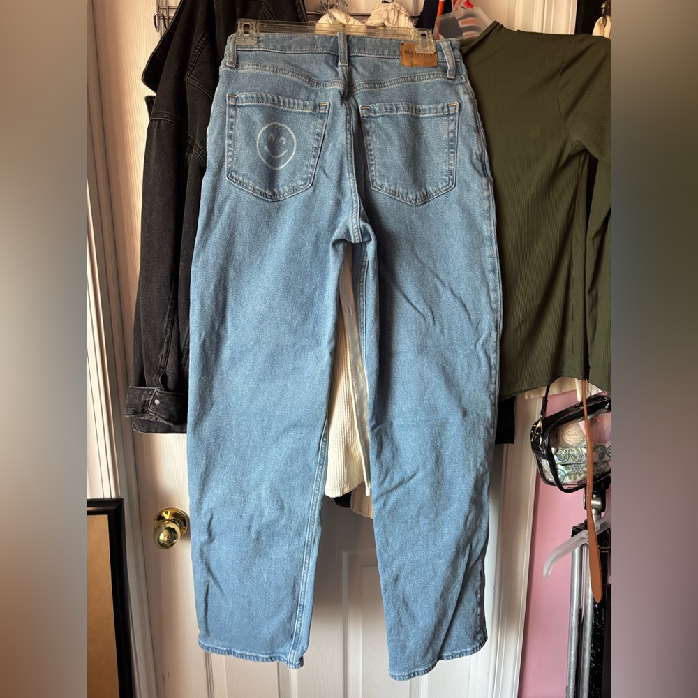 Hollister size 4 baggy dad jeans - Picture 2 of 3